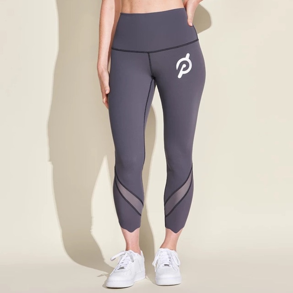 Lululemon Wunder Under Crop II Peloton - Roll Down Scallop Full-On Luxtreme 24"